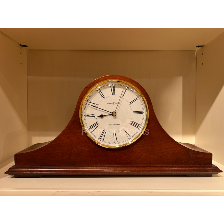Howard Miller Christopher Mantel Clock 635-101 – Windsor Cherry Finish,  Brass Accents, Black Roman Numerals, Quartz Single-Chime Movement, Volume  Control : : Home